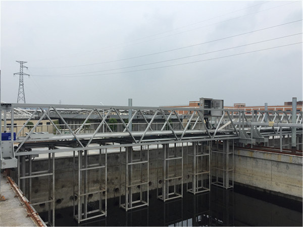 桁車(chē)式刮泥機(jī)